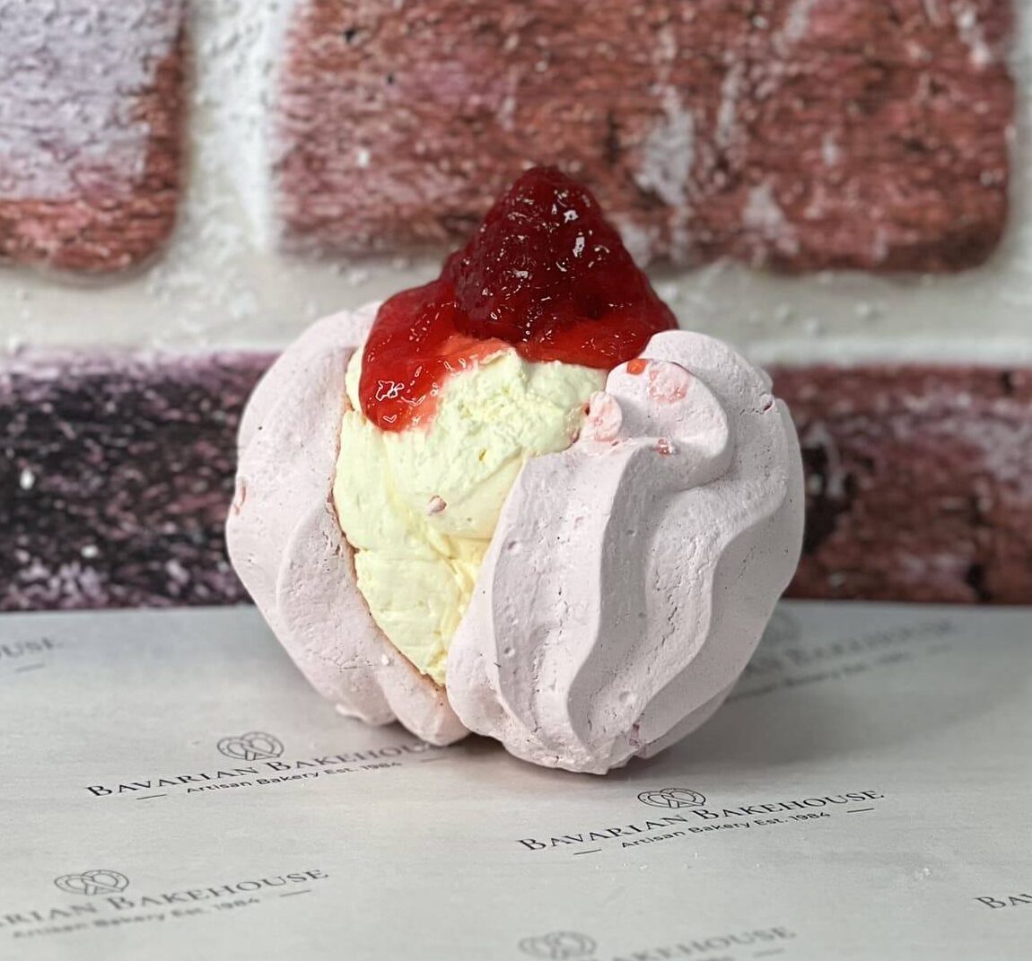 Strawberry and Cream Meringue (2)