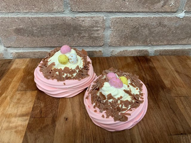 Spring Meringues x4