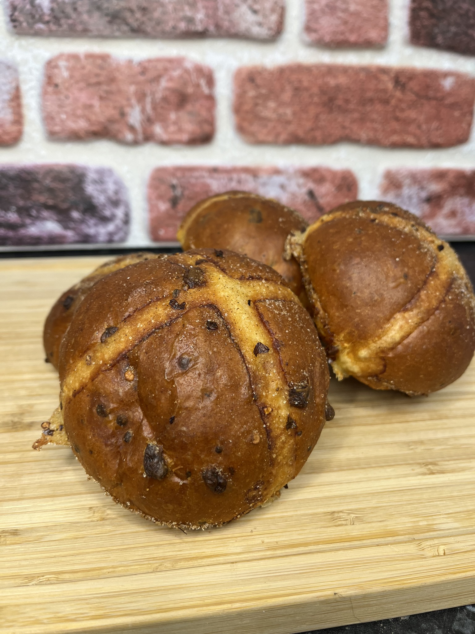 Big Chilli Cheese Hot Cross Buns (4)